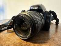 Nikon D40 + obiektyw Nikkor 18-55 mm + obiektyw Macro