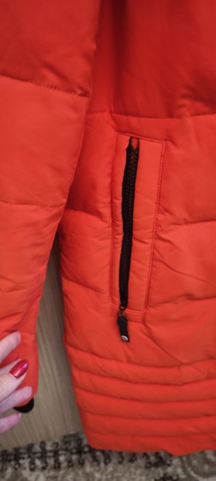 Жіноча зимня куртка