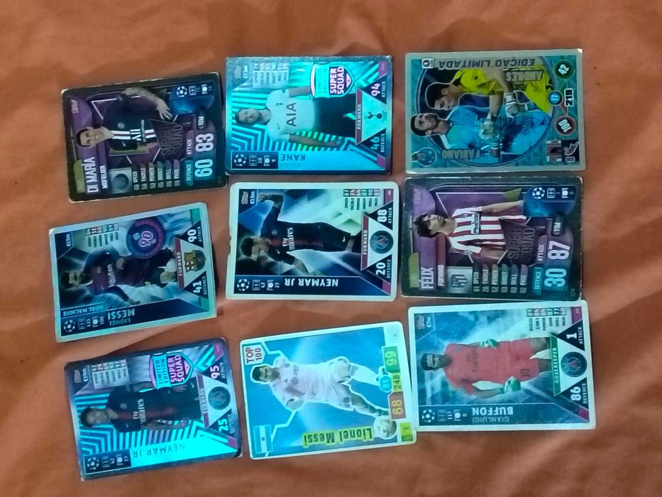 Cartas de várias coleções de futebol