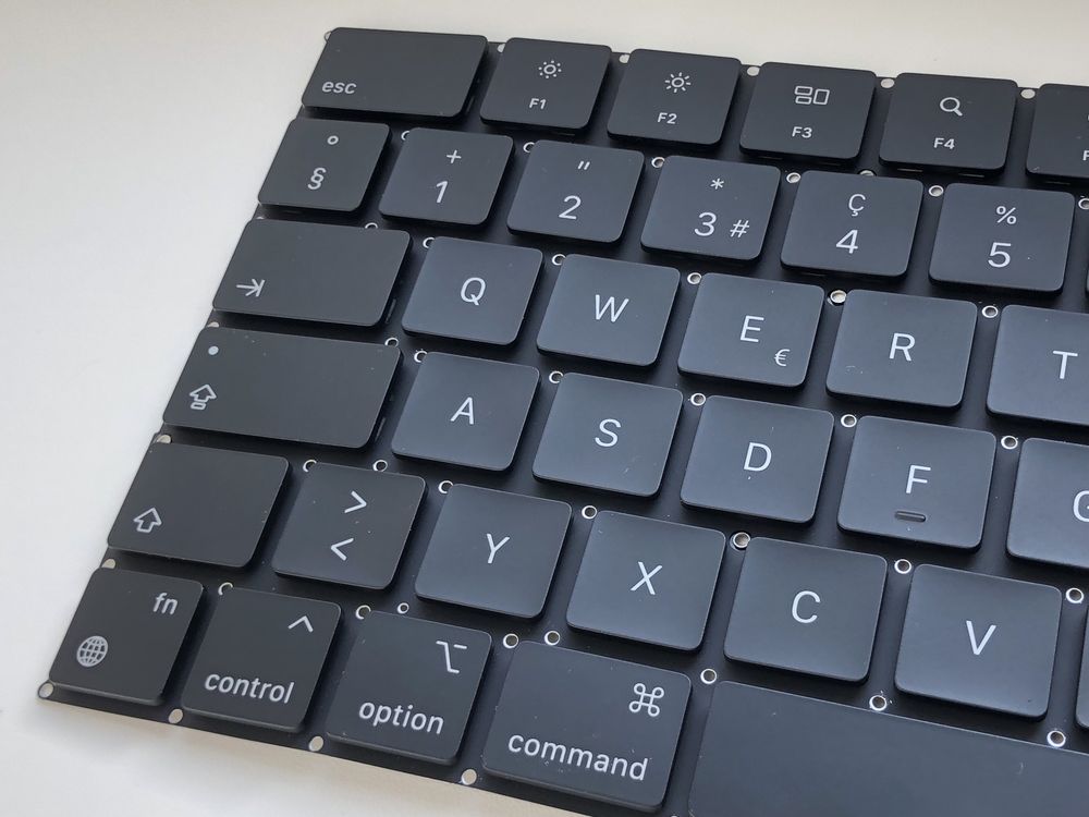 Новая Apple клавиатура A2442