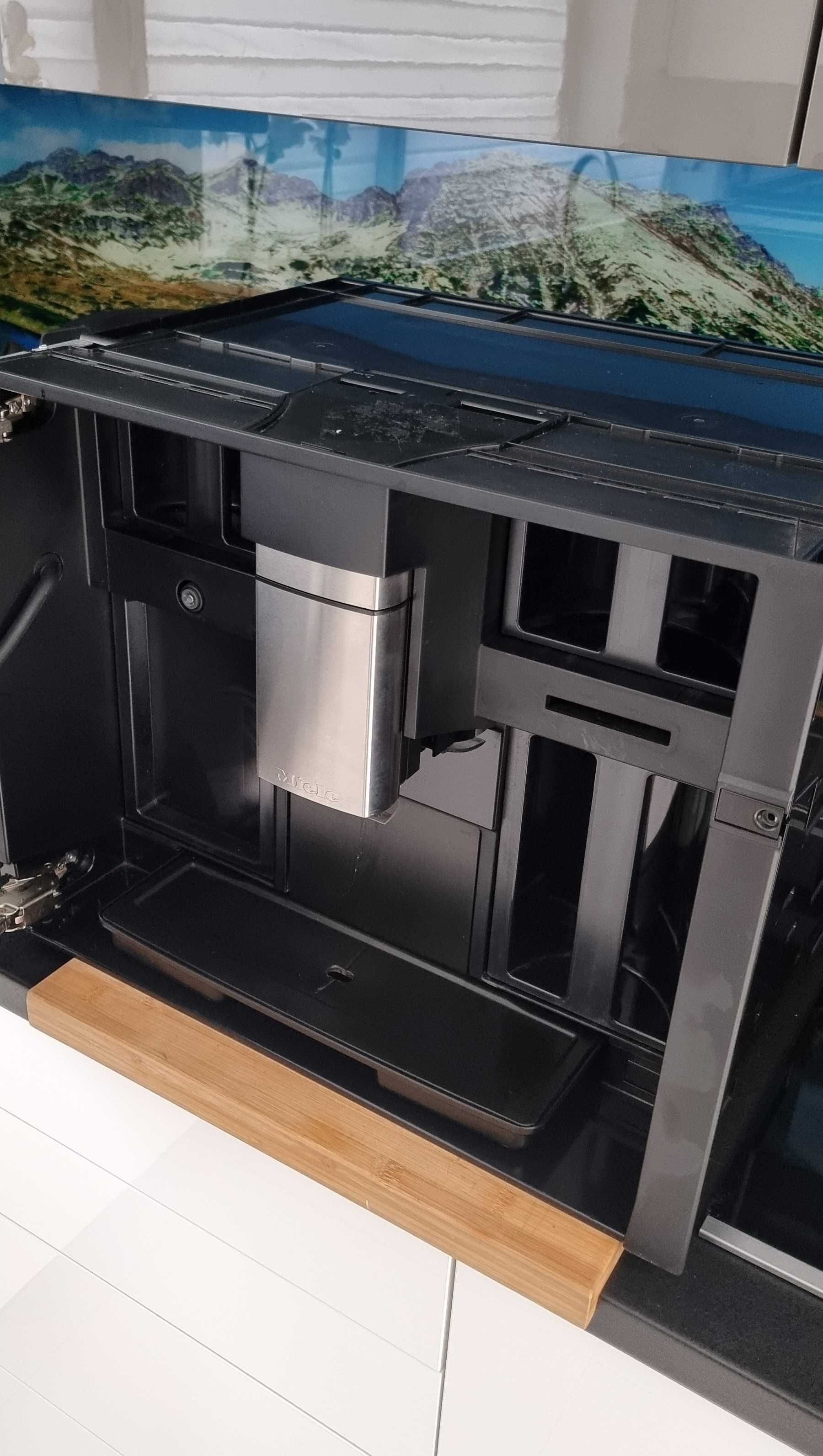 Kawiarka /ekspres Miele CVA 7845 czarny /ObsidianBlack, przyłącze wody