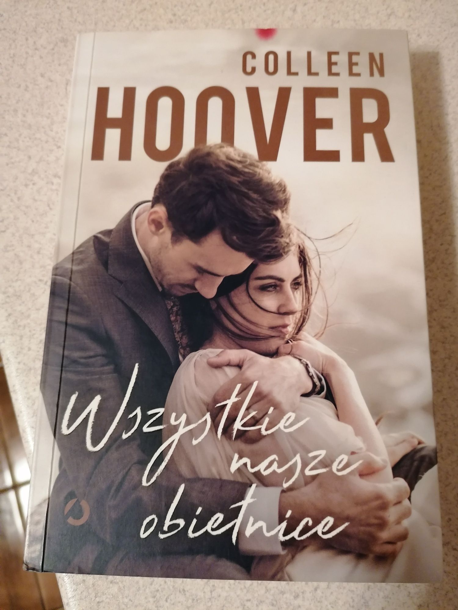 Książka "Wszystkie nasze obietnice" Colleen Hoover