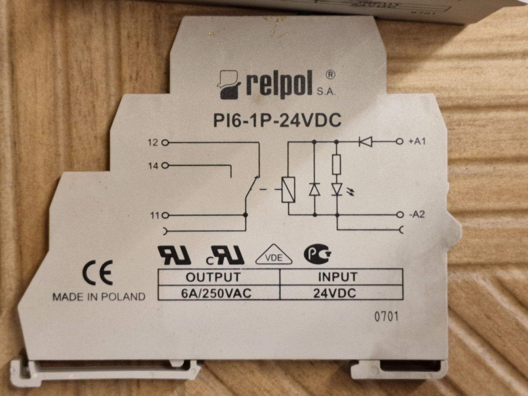 Elektryczny przekaźnik interfejsowy wąski relpol 24 V DC