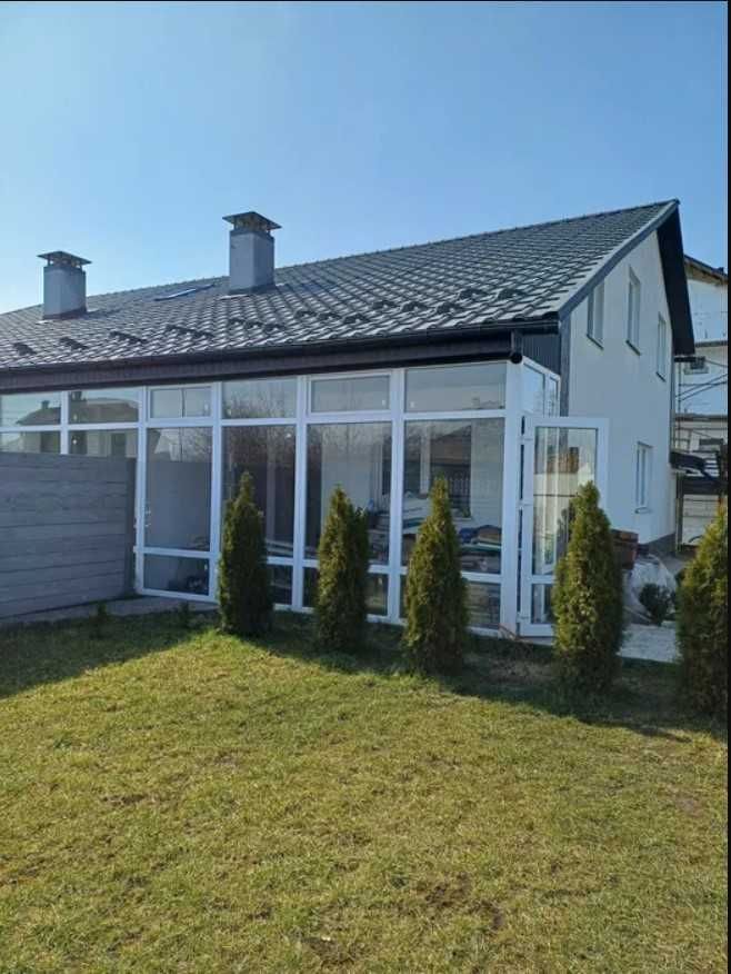 с.Гатне, продаж дуплексу 110 кв.м. , 3 сот ділянка,з ремонтом!