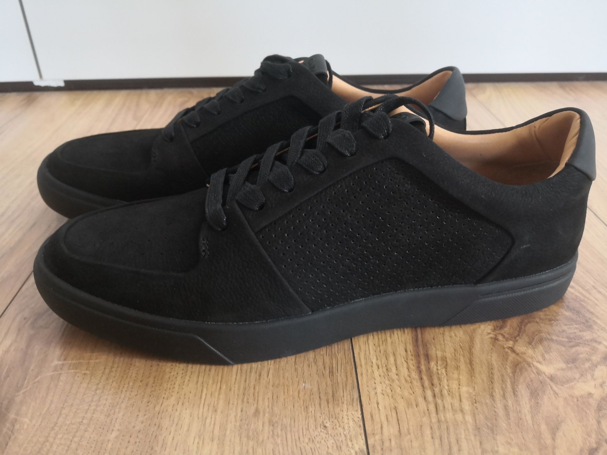 Nowe męskie buty Gino Rossi r. 43