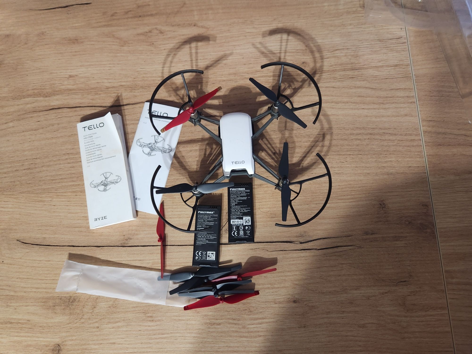 Mini Dron Dji tello zestaw 2 baterie zapasowe smigla bdb stan