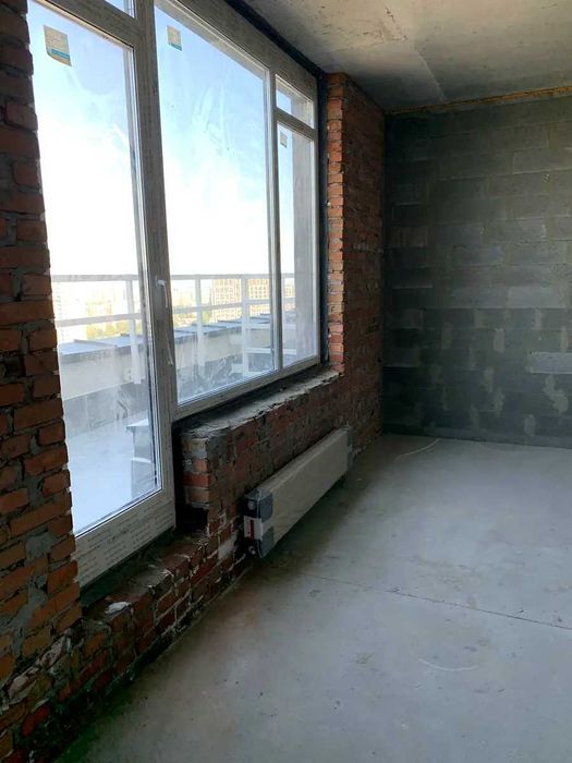 Продам  дворiняну 3-кімнатну квартиру  ЖК "Варшавський Плюс"