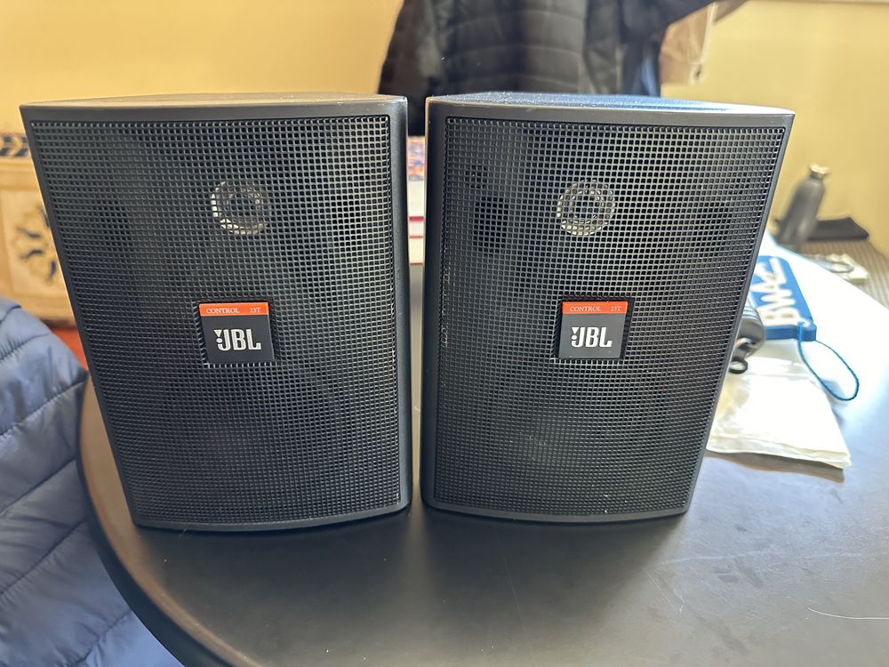 Conjunto de 10 colunas JBL Control 23T