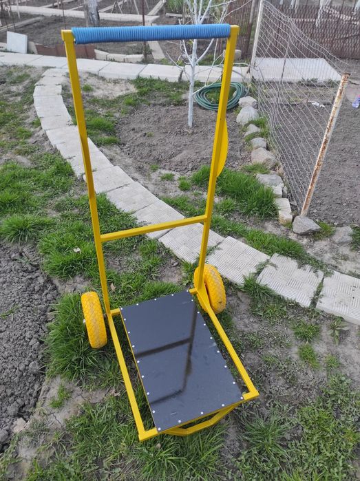 Возик, візок для вуликів.