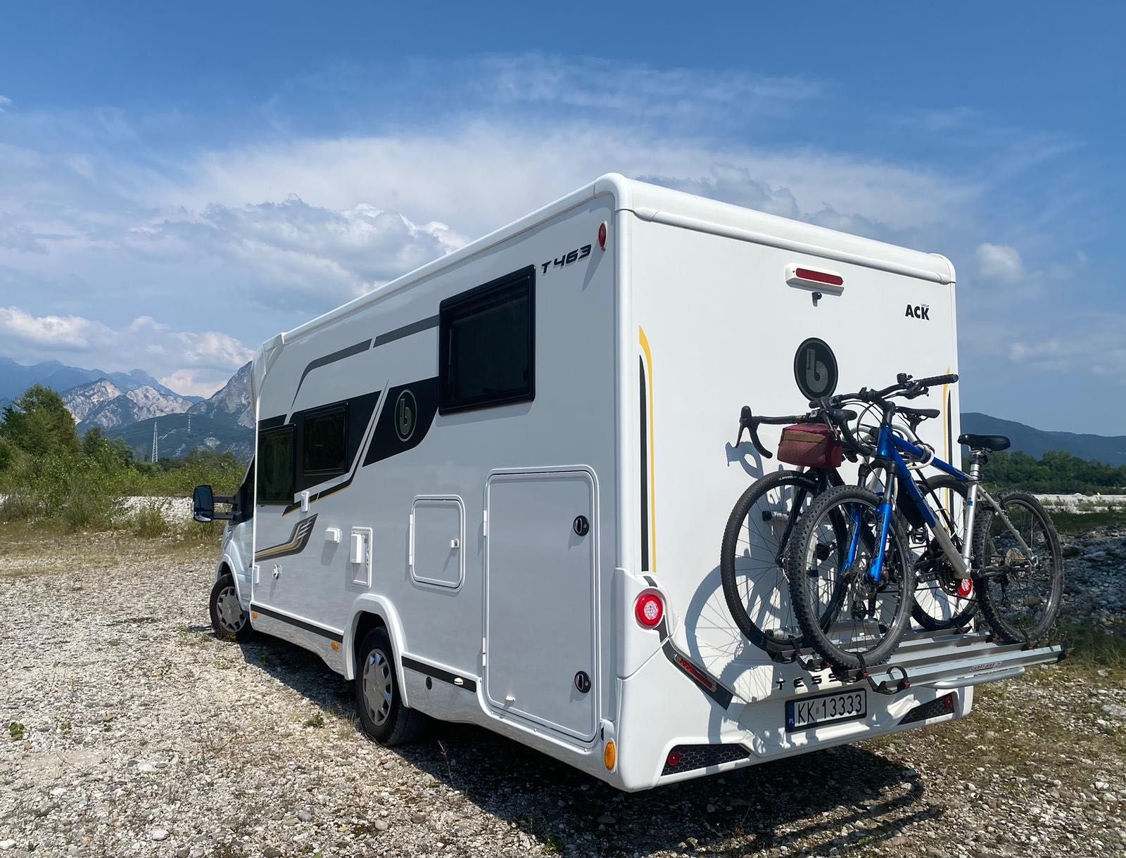 Kamper wynajem - Roller Team Zefiro 267 TL i Benimar Tesoro T463