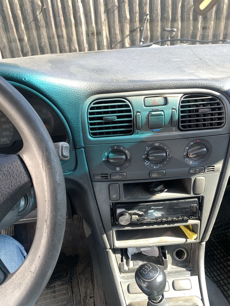 Volvo V40  1.9 TD