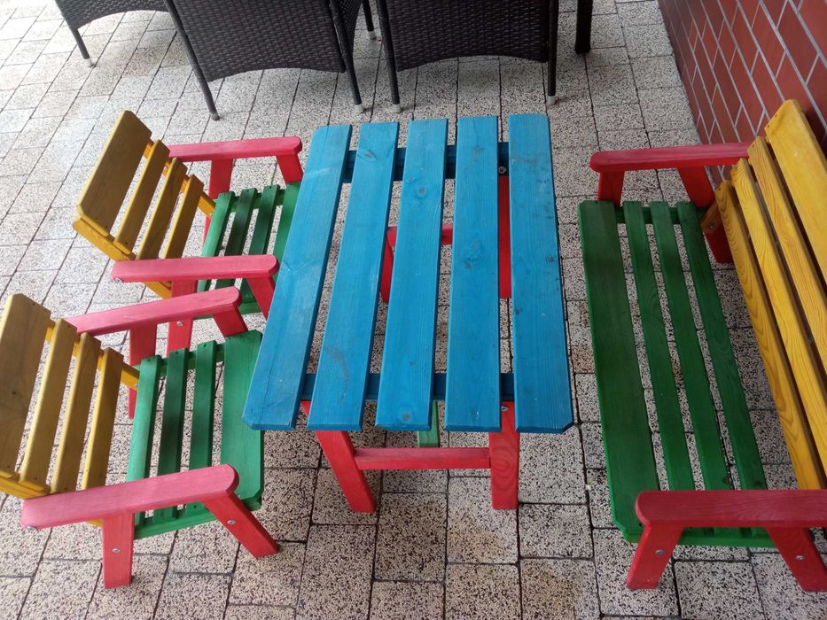 Stolik komplet dla dzieci