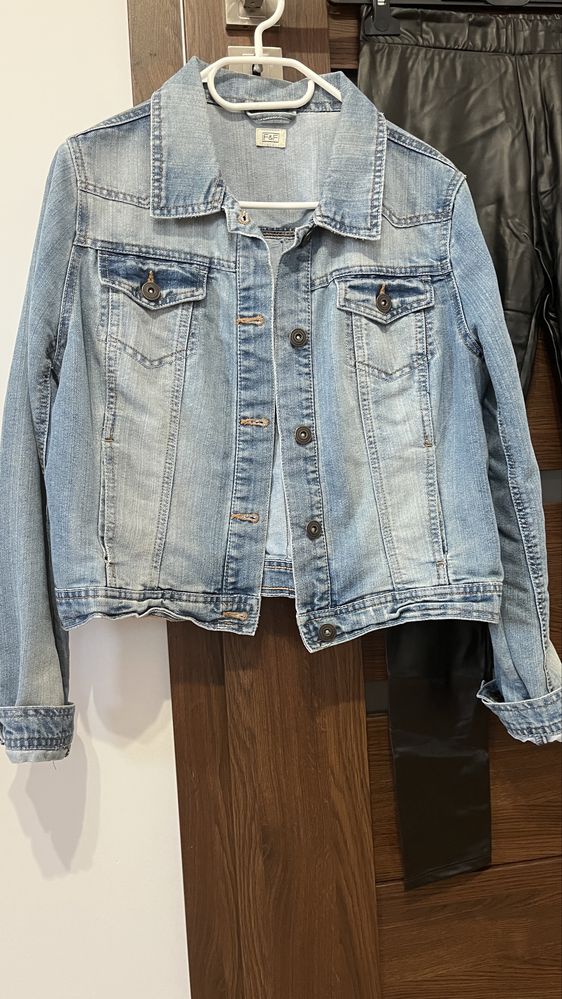 Kurtka jeansowa r M, legginsy woskowane S