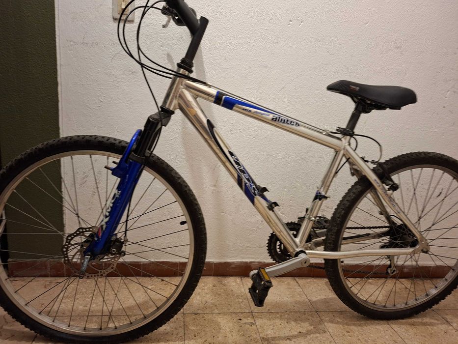 Suspensão , alumínio, travão disco, tamanho M, 21 mudanças shimano