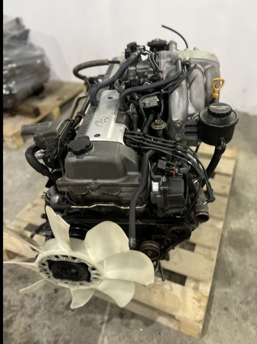 Двигун Toyota Land Cruiser 105 1FZ-FE 4.5і з АКПП