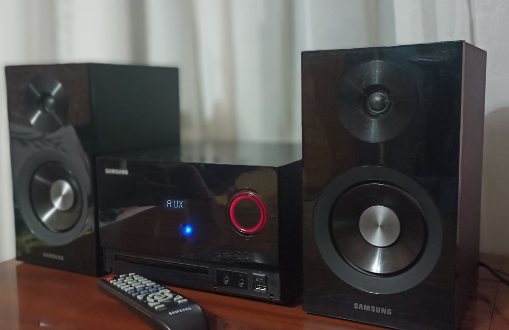 Мини система Samsung MM-C330. Bluetooth (2/35W)
Тип мікросистема

Осно