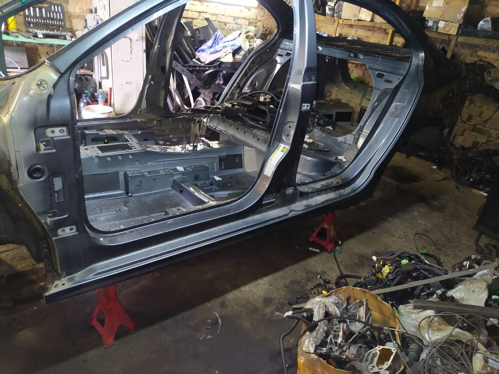 Фольцваген Джетта 6 vw jetta 6 пороги, четверть, панель