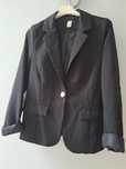 Blazer M pretocom botão dourado