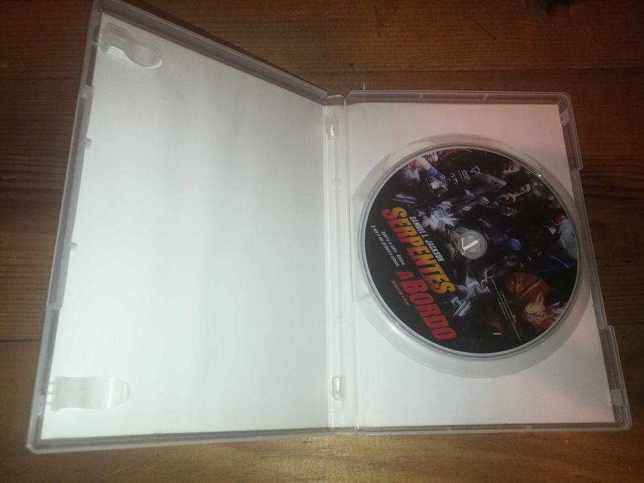 SERPENTES A BORDO	DVD (legendagem em Português)