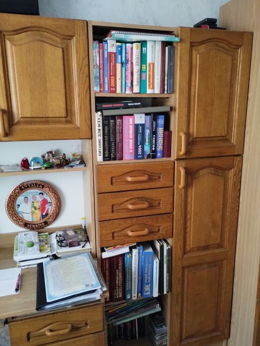 Стенка детская,пр- во Словения,двери из натурально дуба