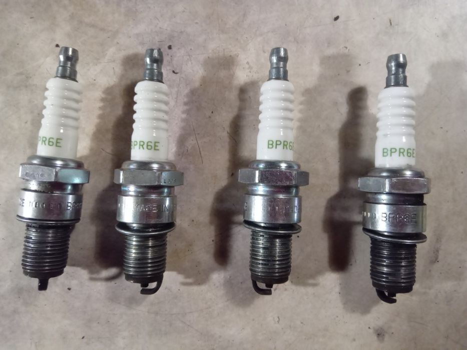 Свечи зажигания.Цена за 4шт.я NGK..