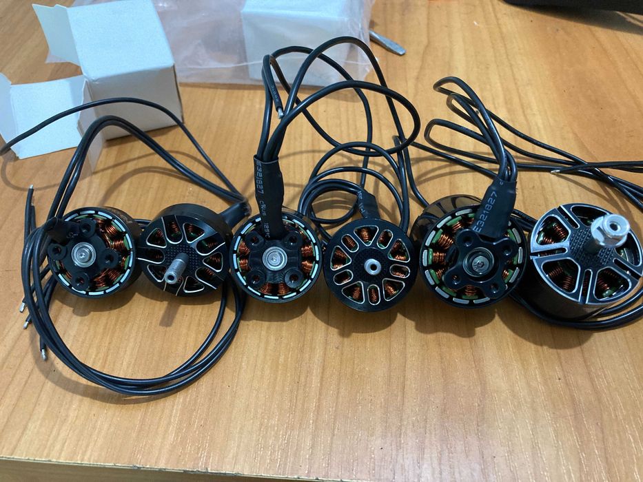 двигуни 3115 2807 900kv1300kv  Rush Max Solo 5.8G  HqProp 10"x5x3