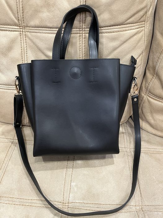 Продам женскую кожаную сумку