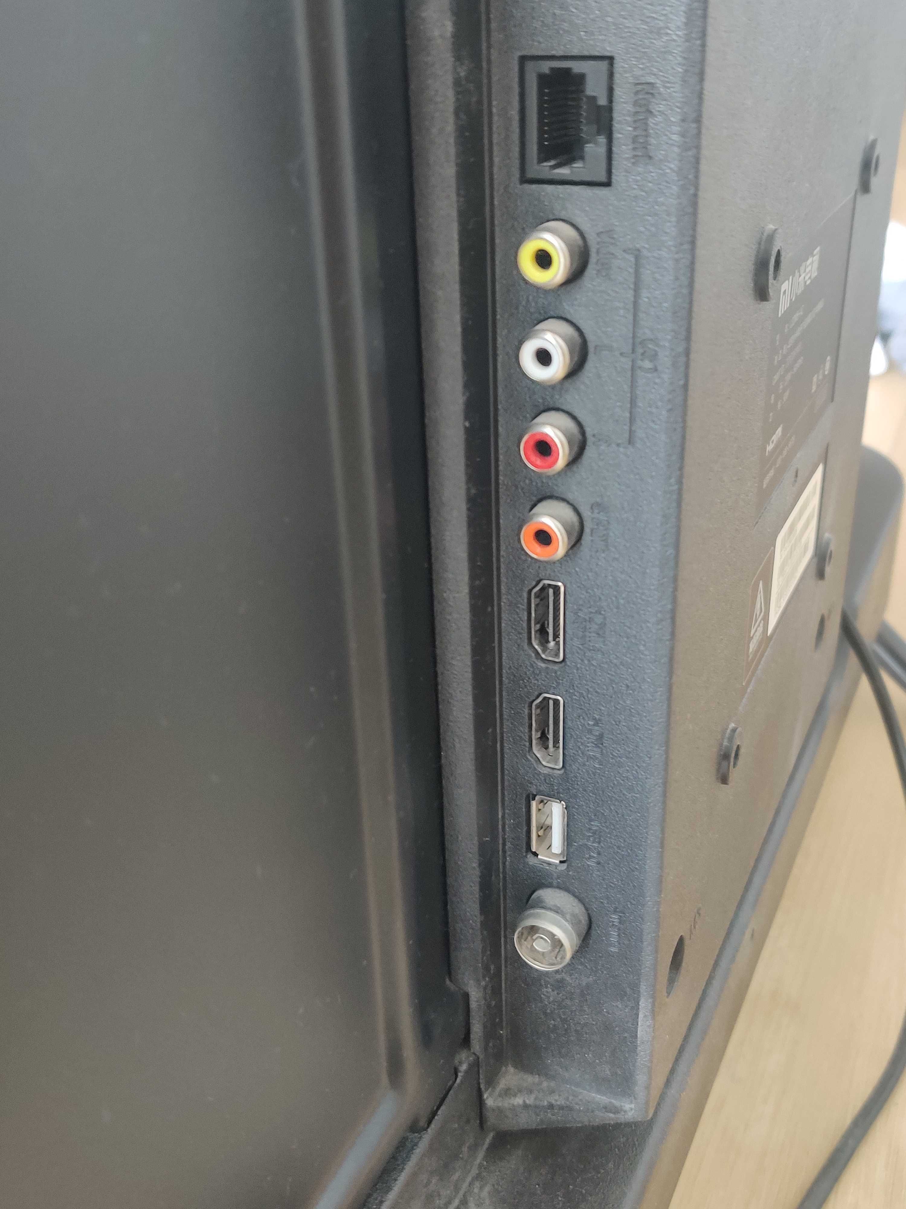 Telewizor Xiaomi 32 cale z dekoderem Ariva T30 i kablem HDMI