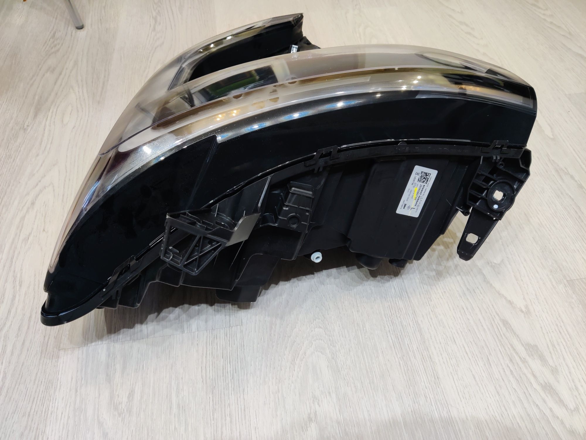 Передня фарpa Renault Master IV/Nissan Interstar III LED