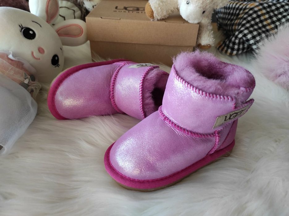 Дитячі уггі для дівчинки зимові чобітки овчина UGG Australia 19-30р
