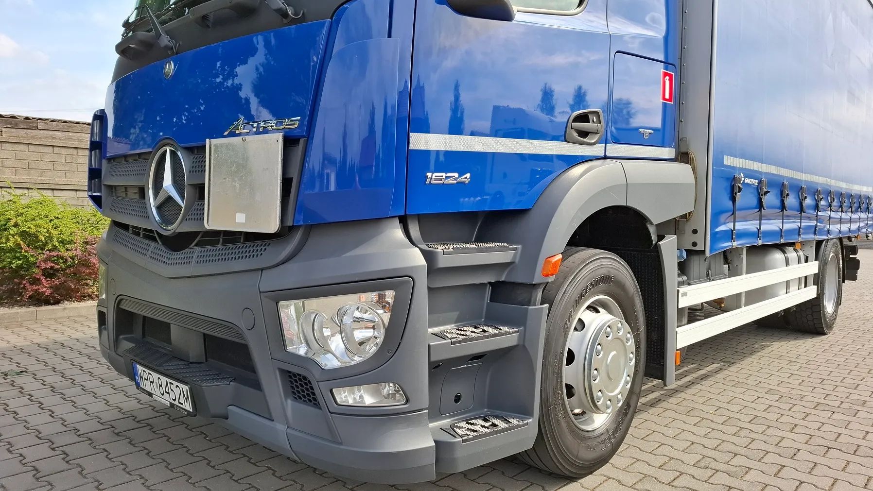 Mercedes-Benz ACTROS 1824 / PEŁNY ADR / RAMA POD ZABUDOWE 5.22 / DMC 18000 / MAŁO UŻYWANY !  Możliwość z zabudową 13 europalet widocznych na zdjęciach