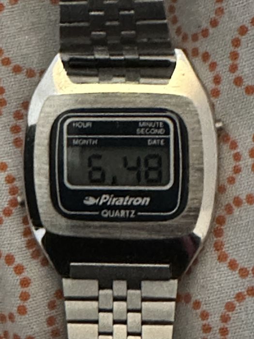 Zegarek LCD Piratron sprawny vintage prl jak montana levis stempo
