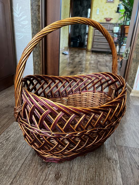 Корзина плетенная