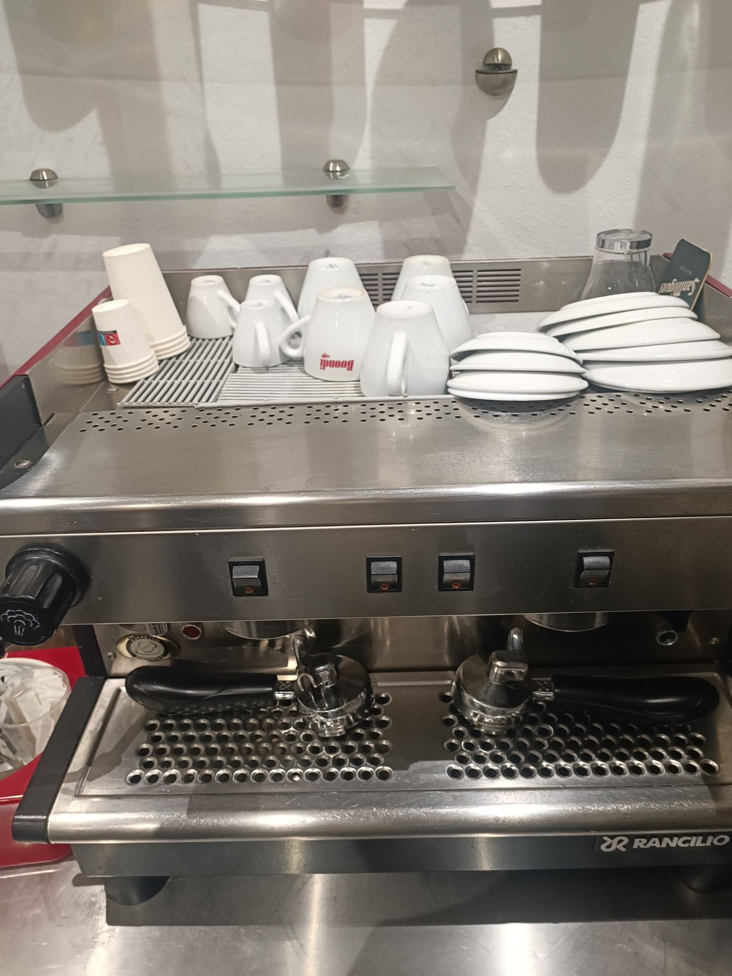 Máquina de café Rancilio com moinho