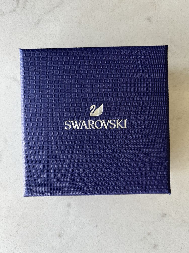 Brincos Swarovski com caixa