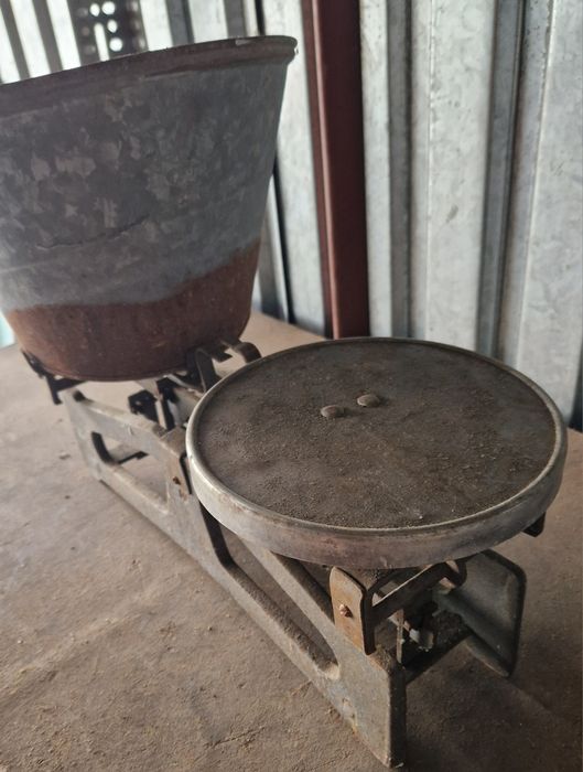 Waga szalkowa stara z kubłem przedwojenna