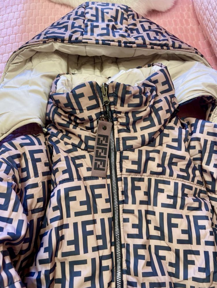 Пуховик зимний FENDI