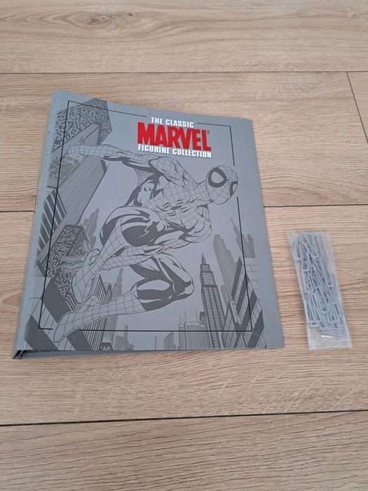 Segregator na magazyny Marvel (24 x 28 x 6 cm)
