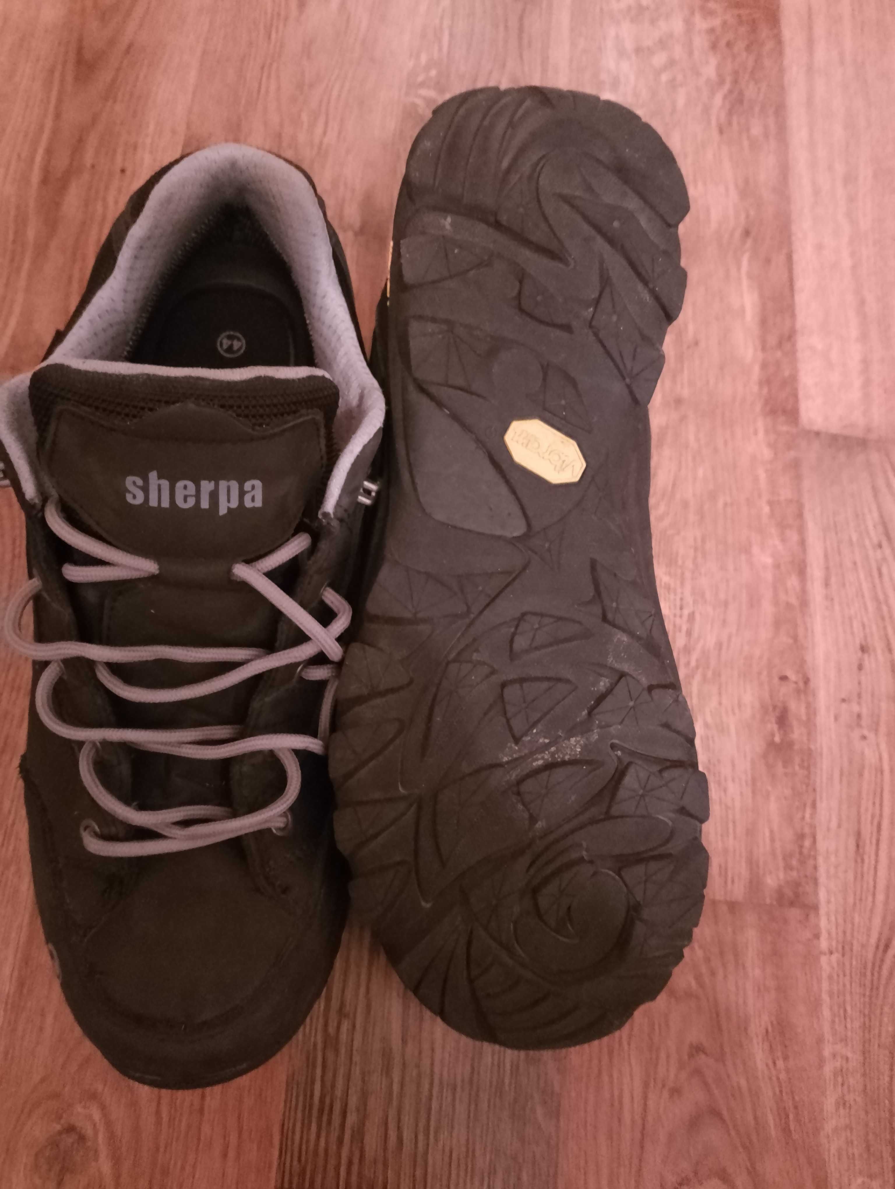 Кросівки Sherpa HydroGuard vibram