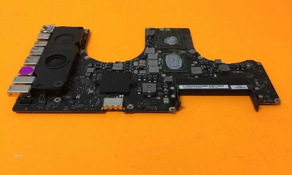 Материнская плата Macbook Pro Late 17 A1297 2011 (запчасти, разборка).