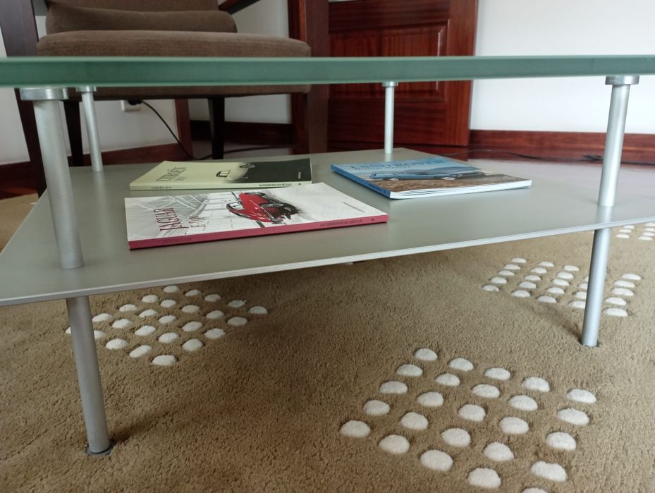 Mesa em vidro em bom estado