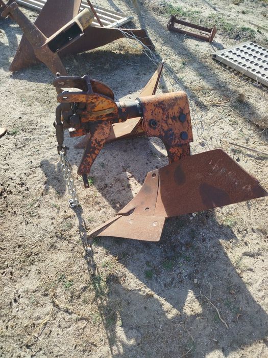 Vendo charrua de um ferro 8 polegadas em bom estado