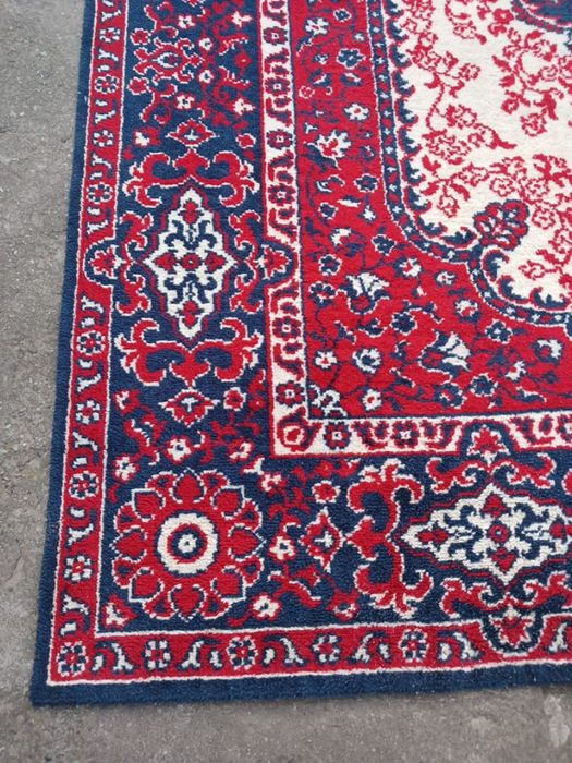 Килим,палац в наявності