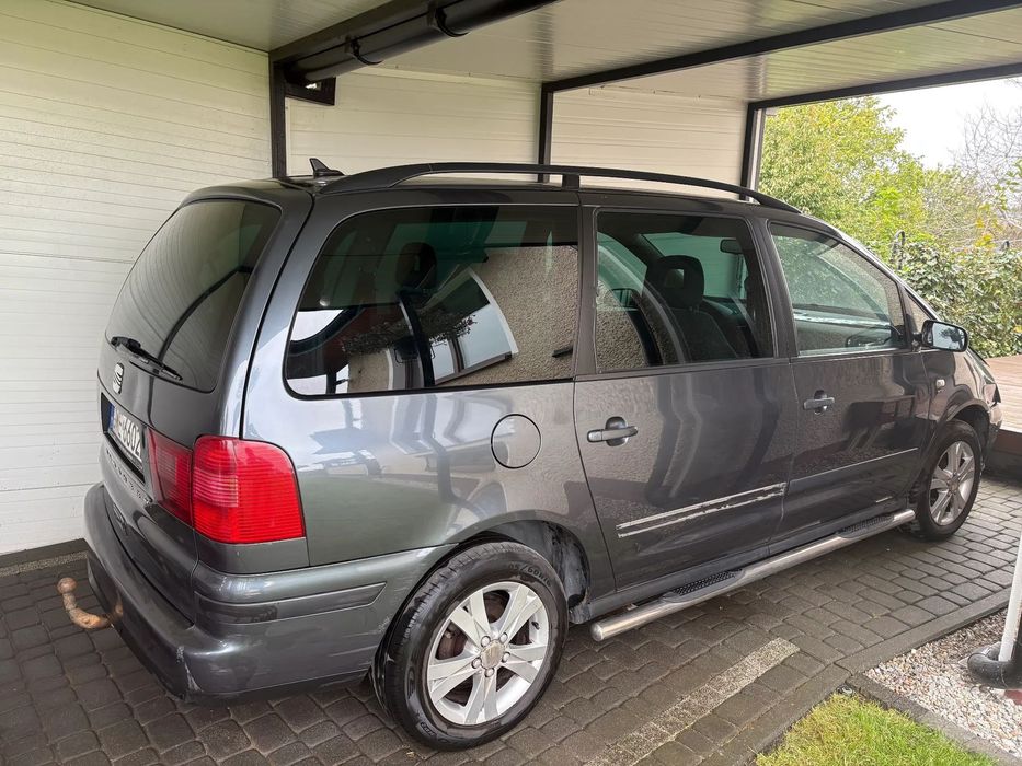 Seat Alhambra Seat Alhambra I 2.0 TDI 140 KM  2008 r. Manual  Po kolizji