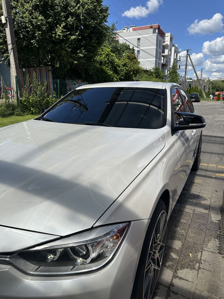 Bmw 328i 2015 замінений цеп і помпа 20к назад повністю обслужений авто