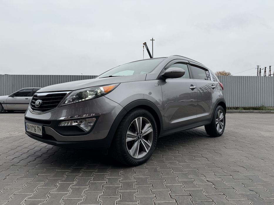 Kia Sportage 12 місяць 2013 2л газ/бензин автомат