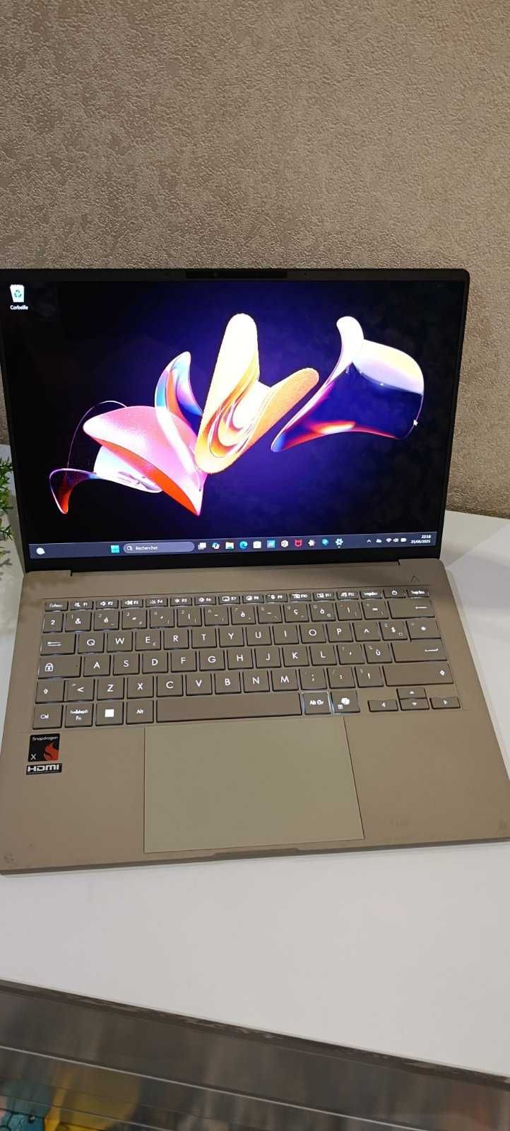 Ai Core X Elite X126100 (=RTX3050) OLED- ASUS ZenBook UX3407QA Iceland