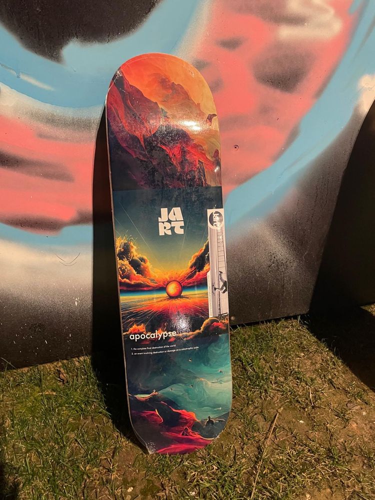 Tábua de SKATE JART Apocalypse - nova e lacrada