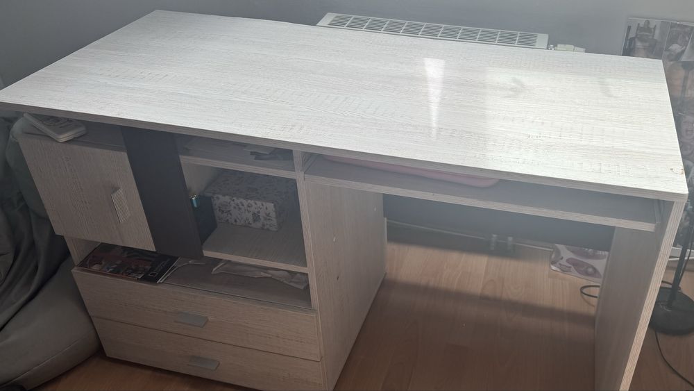 Białe biurko z Agata meble