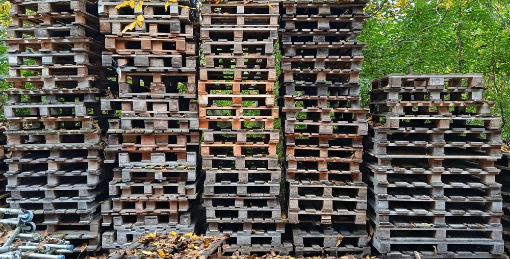 stare palety / drewno opałowe